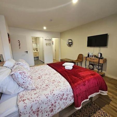 Chambre D'Hote Aphrodite Sainte-Genevieve-des-Bois Luaran gambar